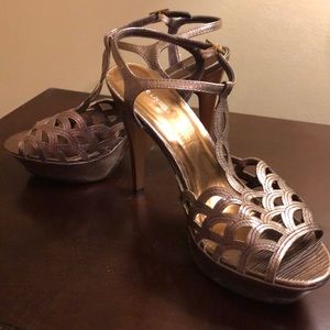 Bronze Scallops Heel